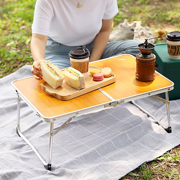 캠핑 차박 피크닉 초경량 접이식 우든 유퀴즈 테이블